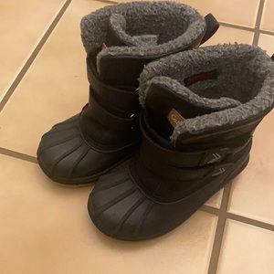 Cat & Jack size and 9 snow boot toddler